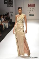 Model walk the ramp for Sakshee Pradhan Show at Wills Lifestyle India Fashion Week 2012 day 2 on 7th Oct 2012 (41).JPG